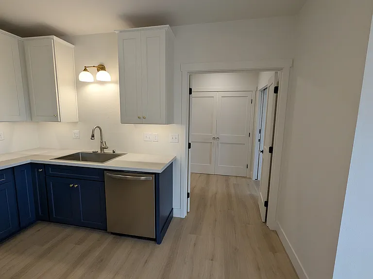 280 Cleveland St #280 — Photo 13