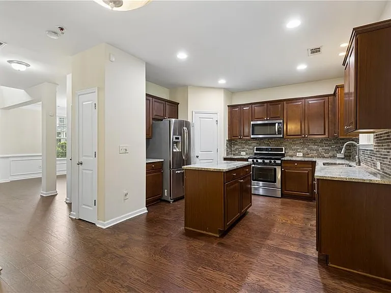 5011 Morriscastle Dr — Photo 8