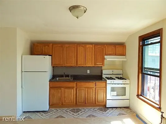 Rented by Metropolitan Realty | media 4