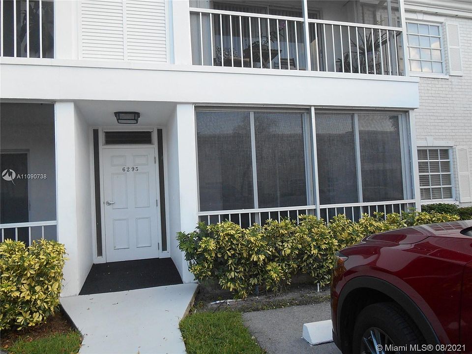 1st image of 6295 Bay Club Dr APT 2