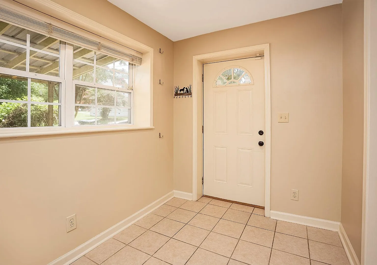 314 Williams St — Photo 3
