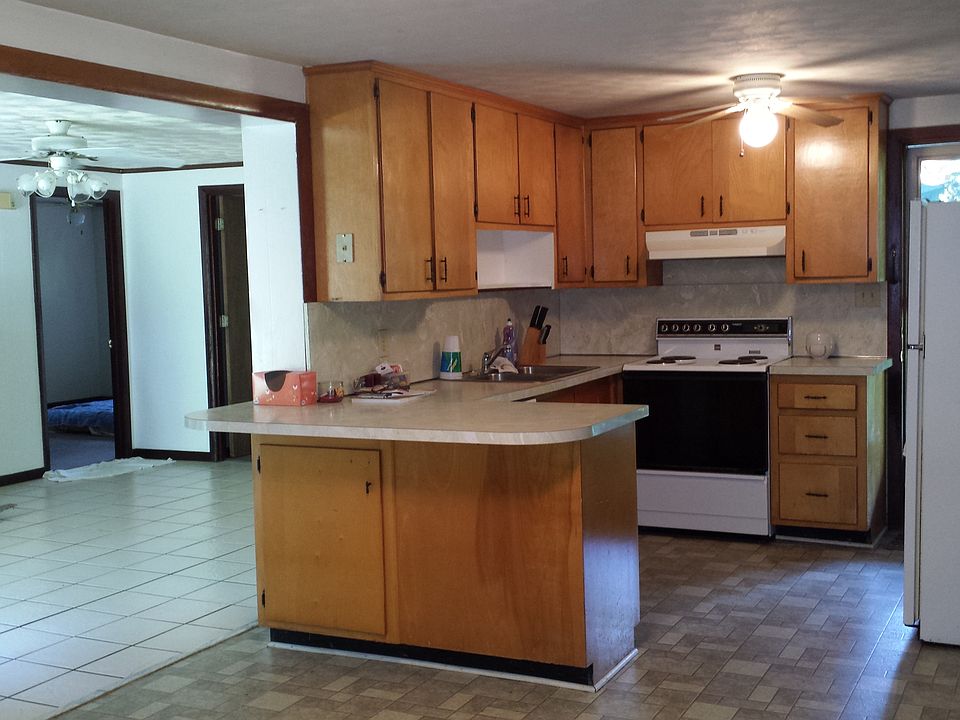 2nd image of 2009 Woodstock Ln
