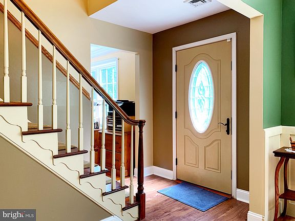 3rd image of 3 Beechwood Ln