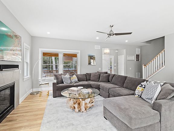 3rd image of 3 Lafayette Pl