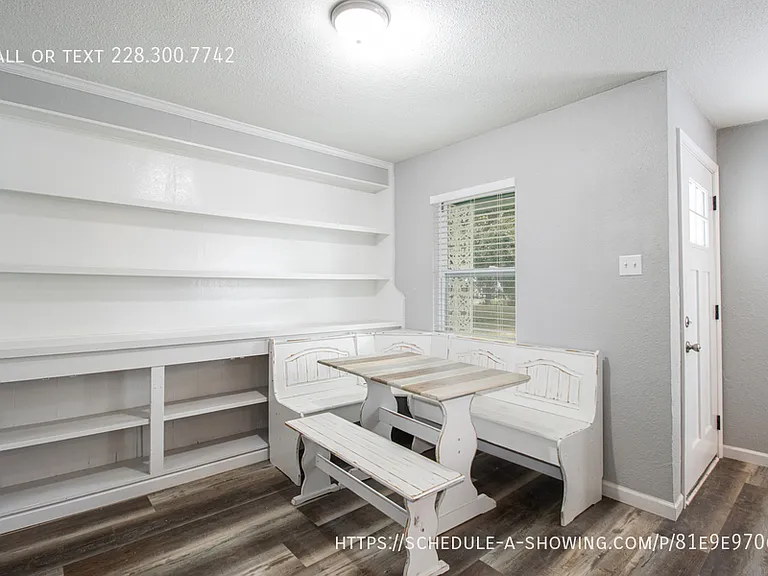 226 Milray Ln — Photo 8