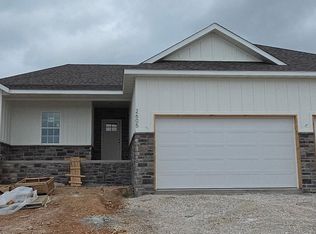 2605 W Webb Rd, Ozark, MO 65721