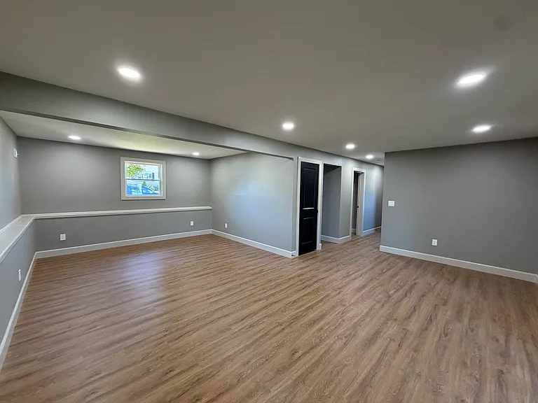 469 Elmhurst Ave — Photo 21