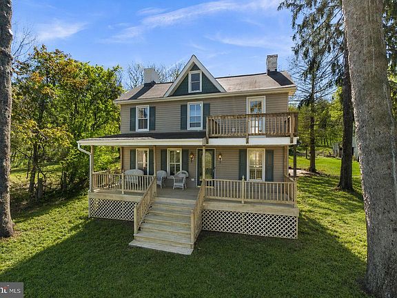 2nd image of 753 Old New Windsor Pike