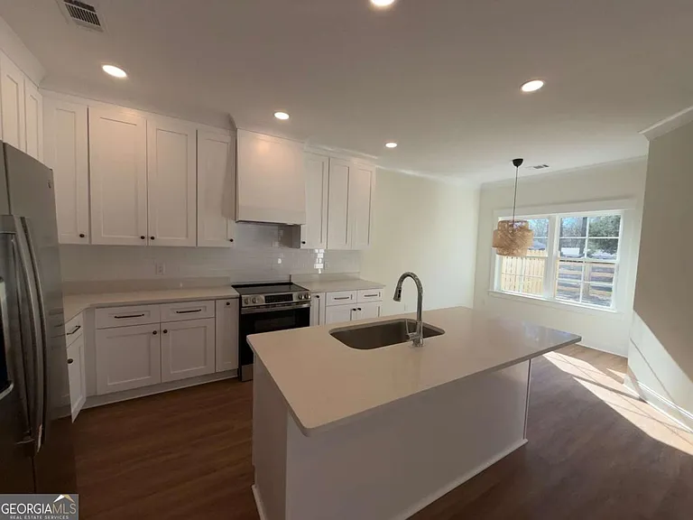 107 Longpoint Dr #A — Photo 5