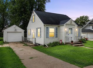 201 South St, Urbana, IA 52345