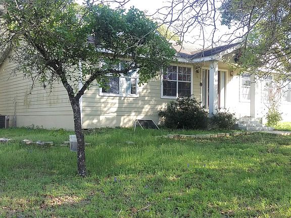2nd image of 2218 Hickory Way