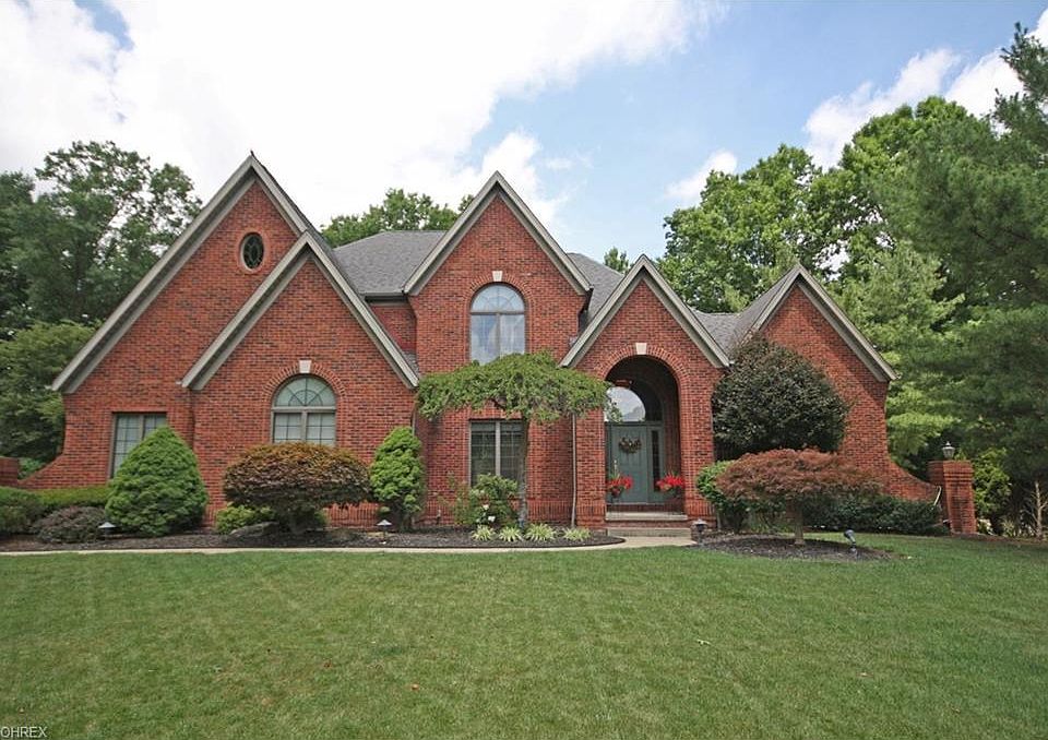 1st image of 220 Russo Dr