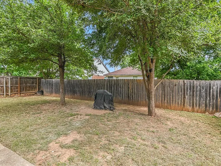 14700 Menifee St — Photo 27