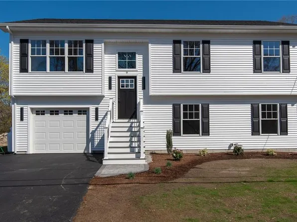 9 Ludlow St, Johnston, RI 02919