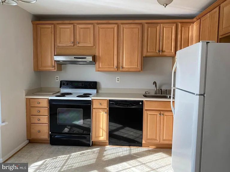4115 Weeping Willow Ct #140A — Photo 12