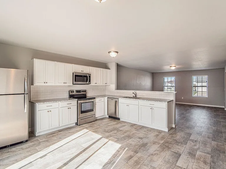 188 Primrose Ln — Photo 6