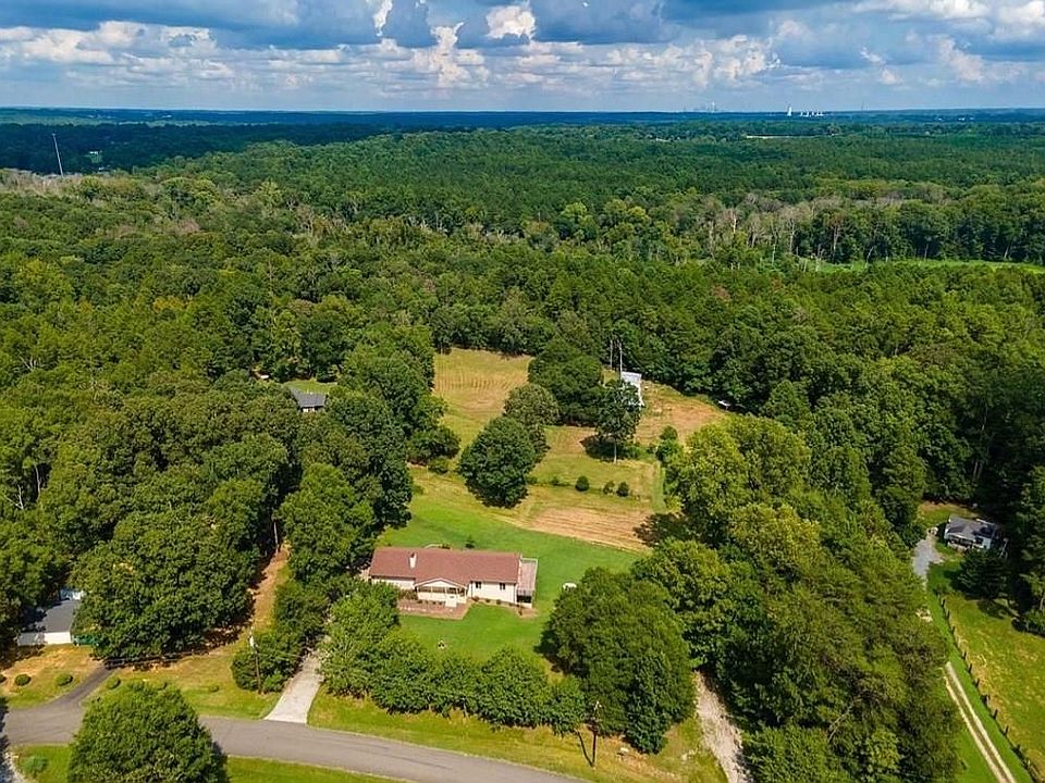 2nd image of 253 Moore Dr