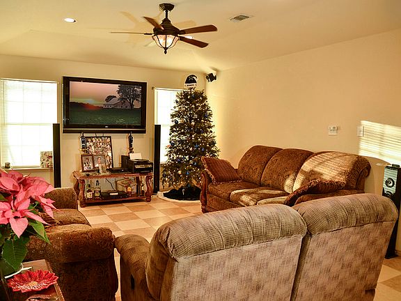 4th image of 444 Lake Placid Dr