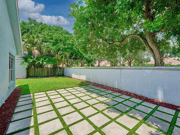 2968 Myrtle Oak Cir — Photo 61