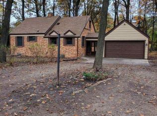 2379 Haslett Rd, East Lansing, MI 48823