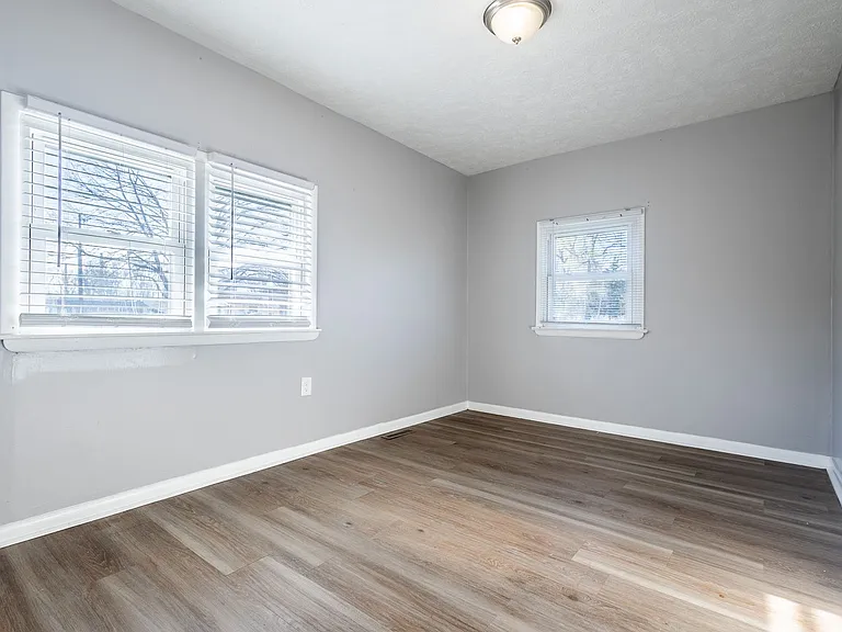 4105 Avenue C — Photo 11