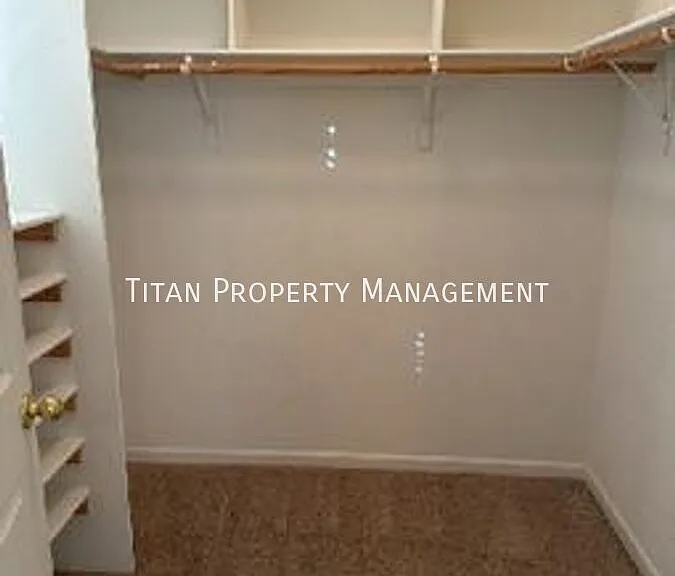 421 Phoenix Cir — Photo 11