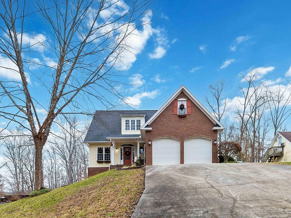 1st image of 42 Greenleaf Dr