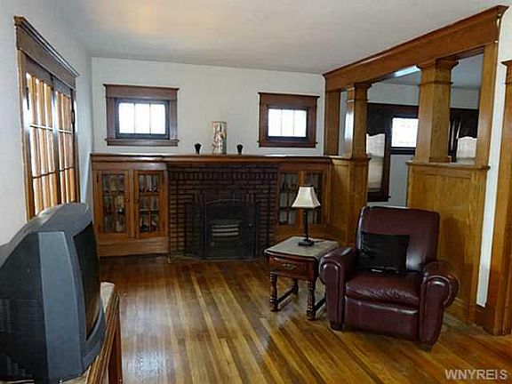 3rd image of 504 Highgate Ave
