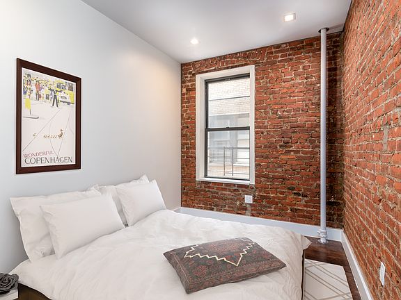 4th image of 921 Washington Ave #214
