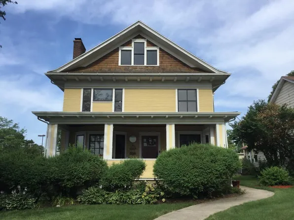 113 1/2 N Batavia Ave, Batavia, IL 60510