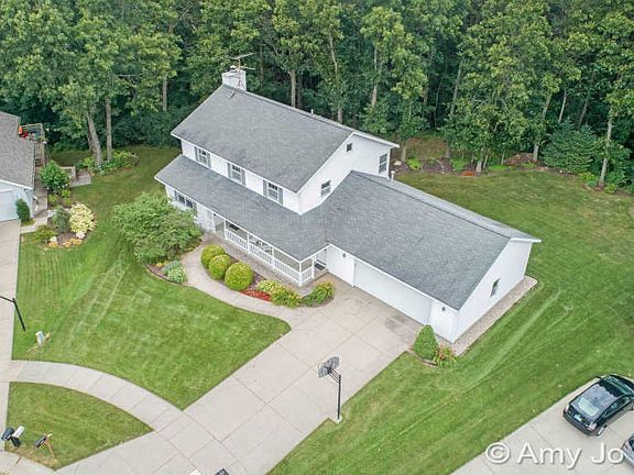 3rd image of 3009 Crownview Ct NE
