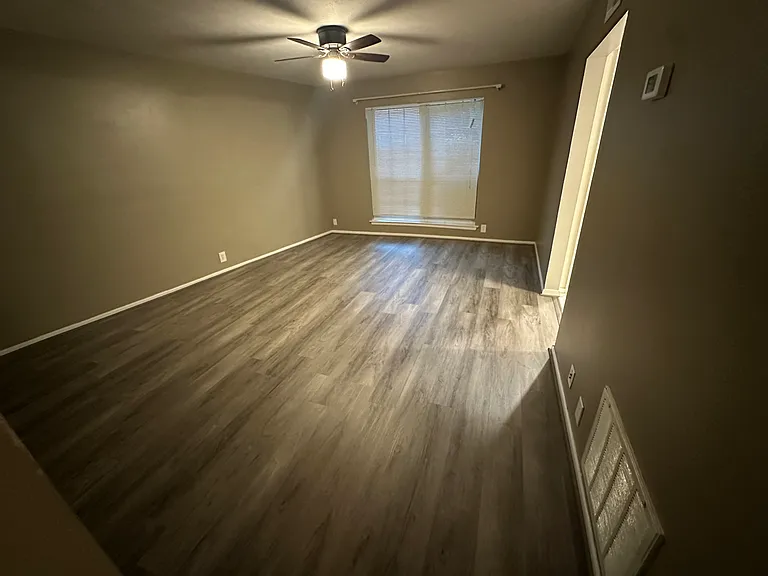 7920 Royal Ln — Photo 8