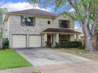 2605 S Mission Cir, Friendswood, TX 77546