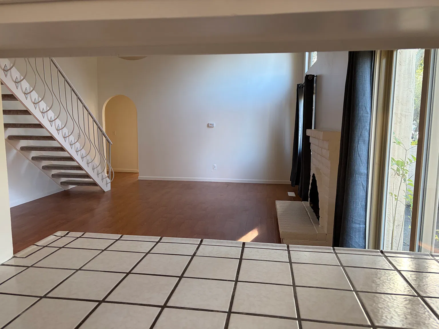 3 bed, 1301 sqft, $3,775 — Photo 3