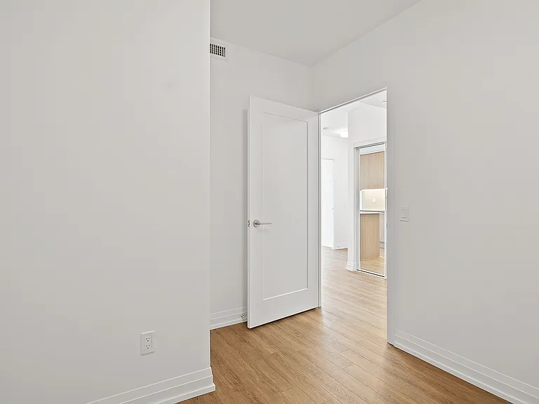286 Main St — Photo 14