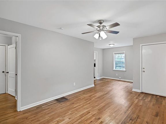4th image of 1877 Sumter St NW