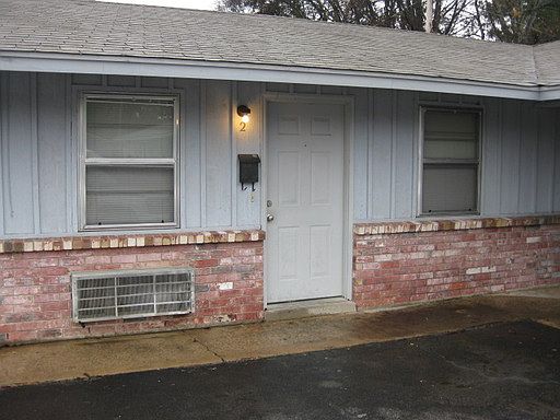 1st image of 120 S Elm St APT 2