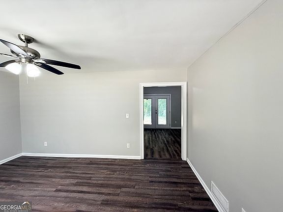 4th image of 2185 Chinaberry Way SW