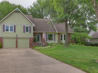 3003 Oakview Dr, Pittsburg, KS 66762