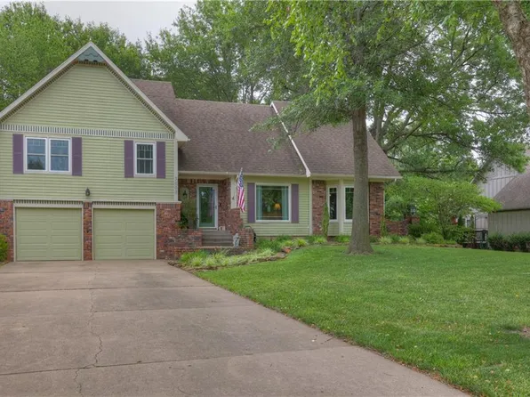 3003 Oakview Dr, Pittsburg, KS 66762