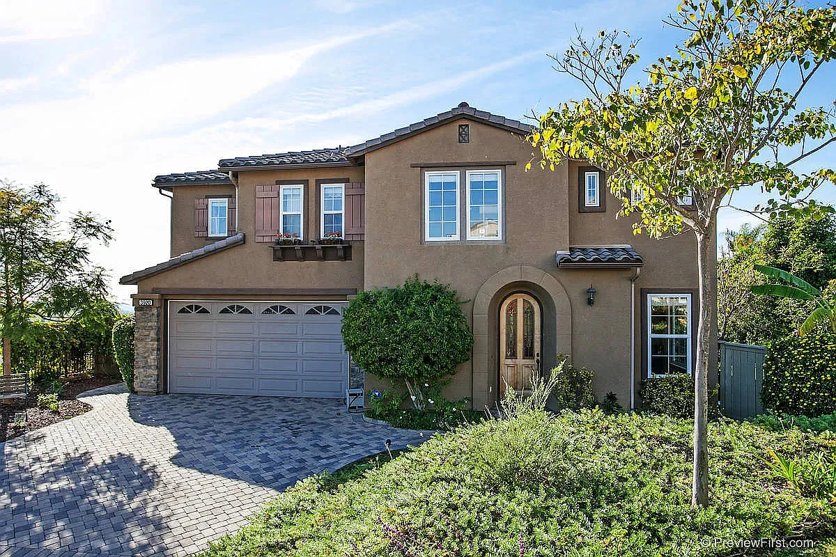 3 bed, 2.5 bath, 2077 sqft, $4,800 — Photo 1