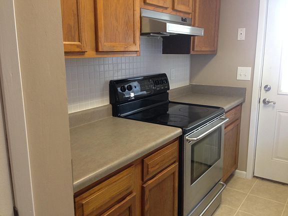3rd image of 1010 Pineview Blvd #E