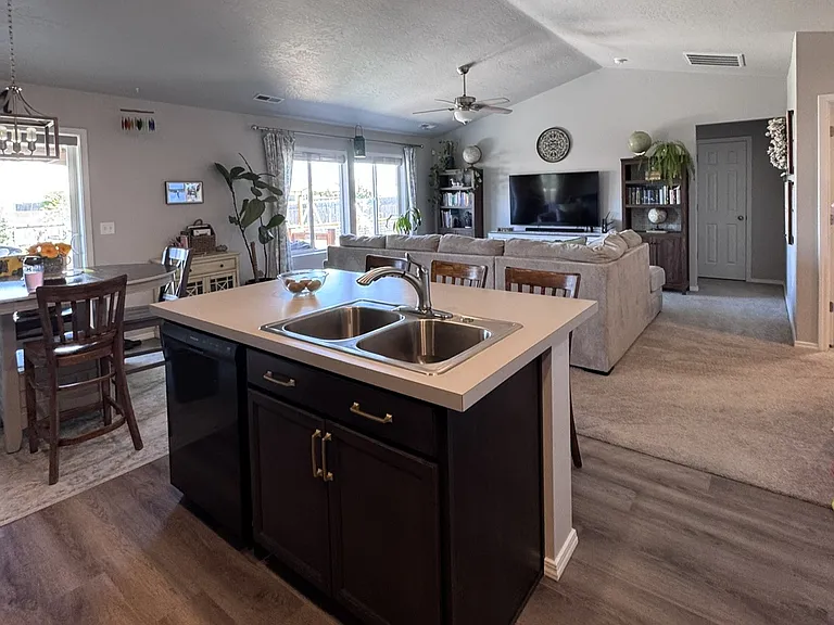 19576 Newhall Pl — Photo 12