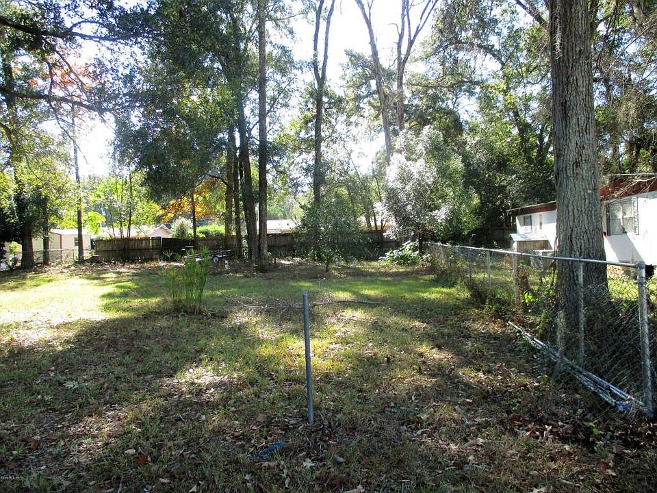 2nd image of 2820 NW 18th St