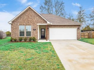 106 Virtuous St, Youngsville, LA 70592
