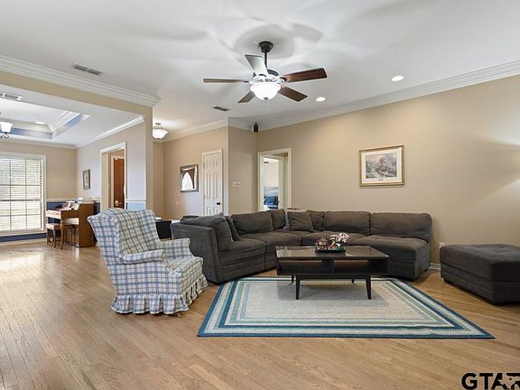 3rd image of 319 Hideaway Ln E