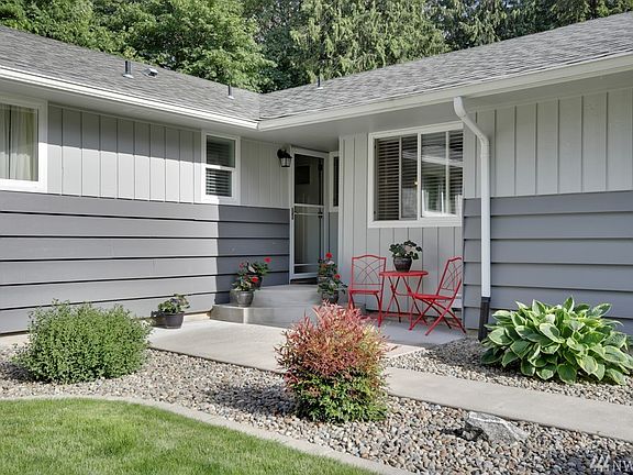 4th image of 6018 132nd St E