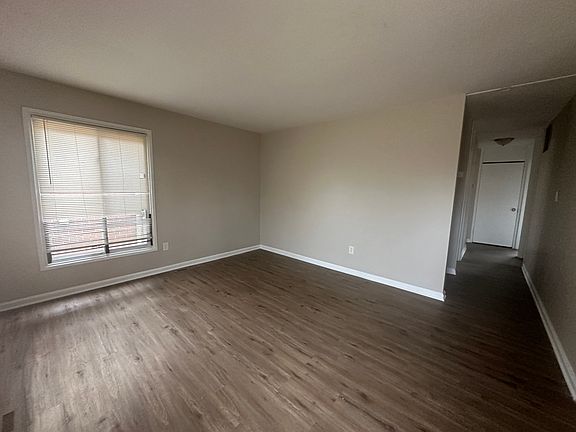 2nd image of 20411 Northlawn St