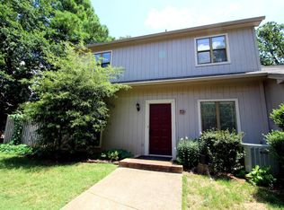 106 Twin Oaks Pl, Cary, NC 27511