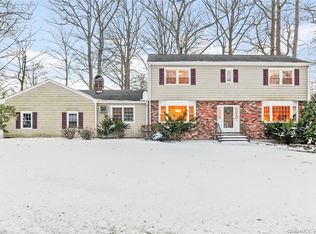 35 Blackhouse Rd, Trumbull, CT 06611